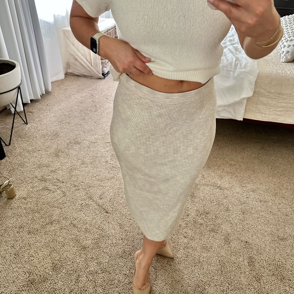 | abercrombie & fitch • cream heathered ribbed sweater skirt • large | - Picture 7 of 7